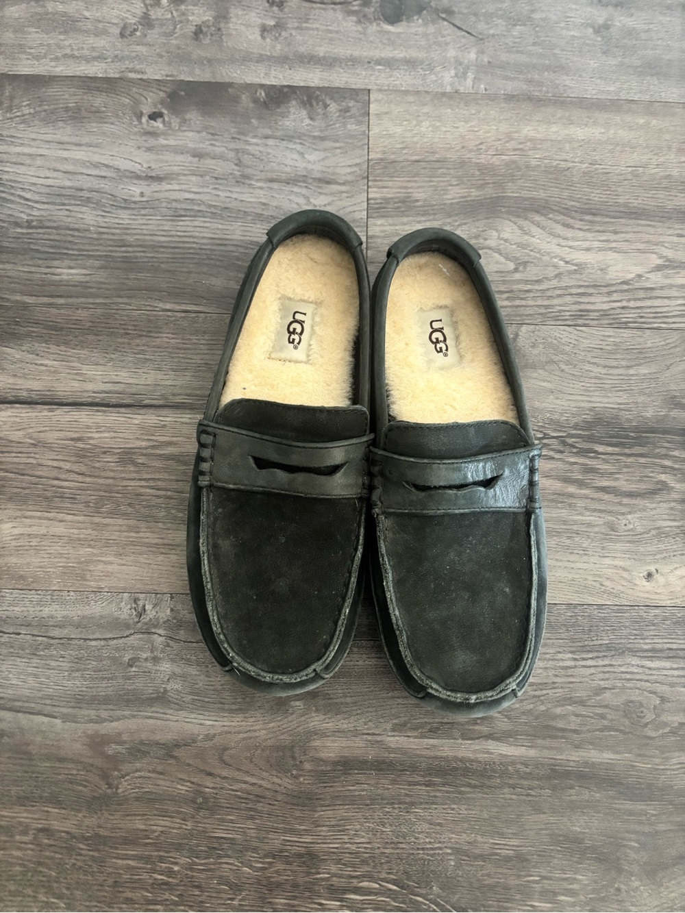 Ugg slippers - Picture 2 of 6